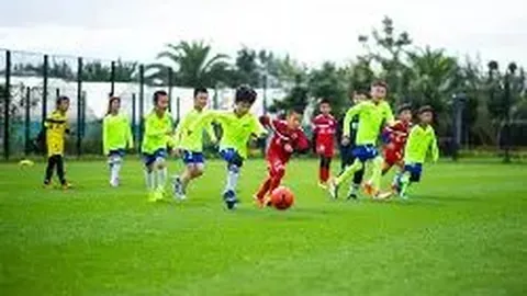 iQOO Neo11美图赏析：炫彩光影，电竞风范尽显